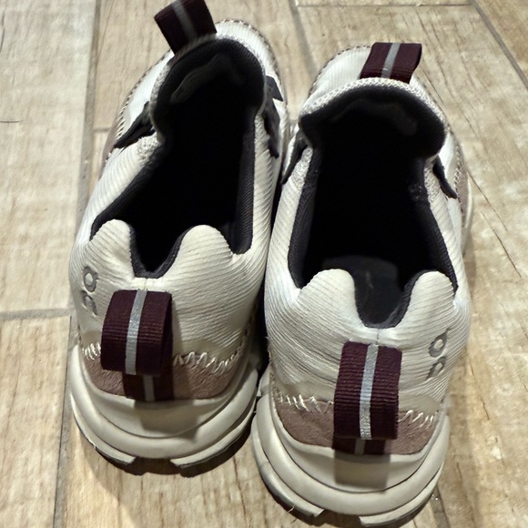 On Running Women's Shoes in Cream and Brown - Picture 7 of 12